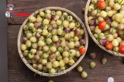 Home-made pickles, seven peppers