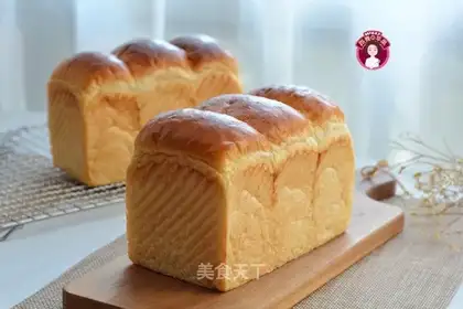 Light cream toast