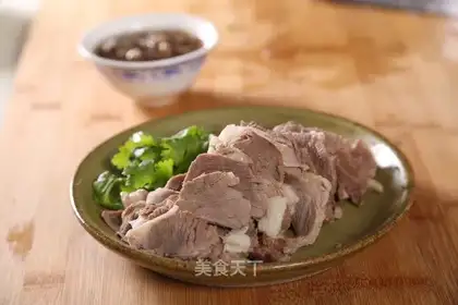 Hands on the sheep