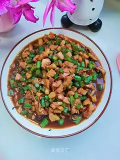 Scrambled meat and mushrooms