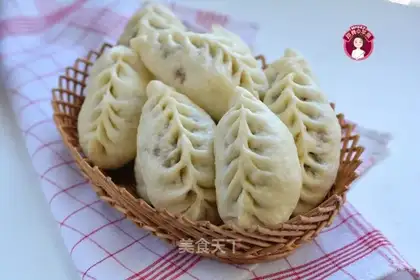 Moose mushroom sauce meat buns