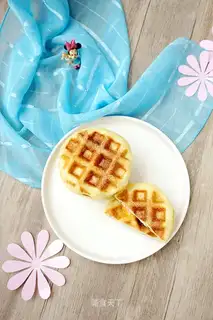Cranberry double cheese waffles