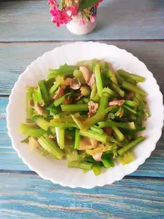 Celery fried meat
