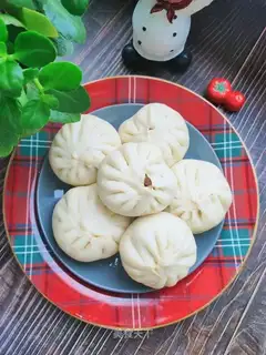 Powder buns