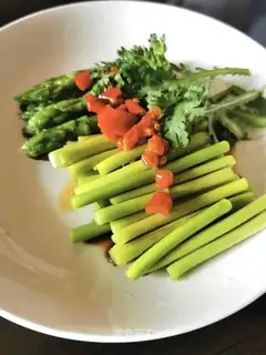 Scrambled with garlic