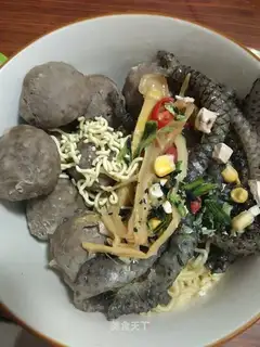 Fish-skinned oxen and mushroom noodles