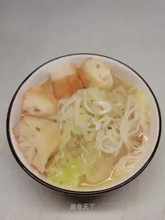 Shrimp skin with noodle soup