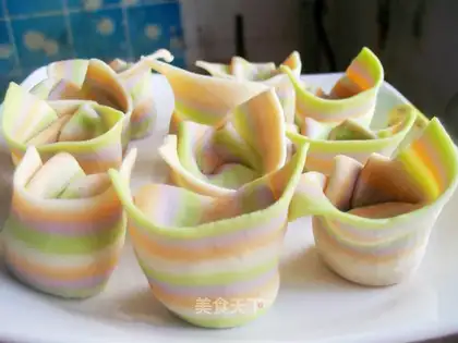 Colored wonton