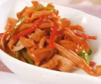 stir-fried goose sausage with green pepper