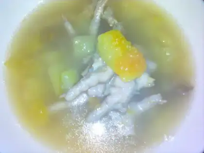 Chicken claw, peanut and papaya soup