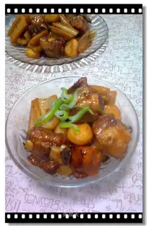 Braised pork ribs with lotus root and water chestnut