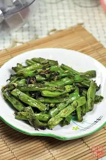 stir-fried green beans with olive vegetable