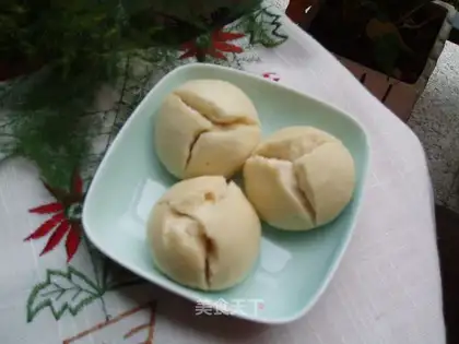 steamed buns made with wine