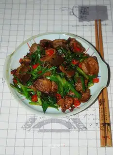 Twice-cooked pork with garlic sprouts