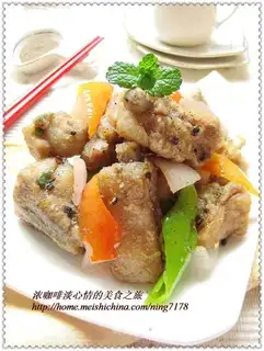 Crispy and fragrant black pepper ribs
