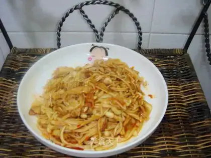 stir-fried mushroom with spicy cabbage