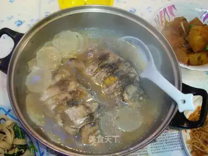 Carp and radish soup