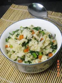 Fried rice with vegetables and carrots
