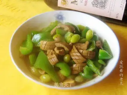 stir-fried kidney flower with green pepper and ginkgo
