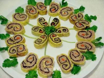 Egg skin and seaweed Ruyi roll