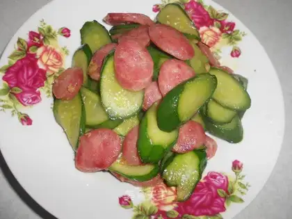 stir-fried sausage with cucumber