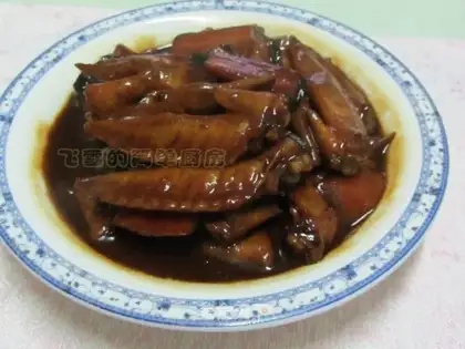 Braised chicken wings tips
