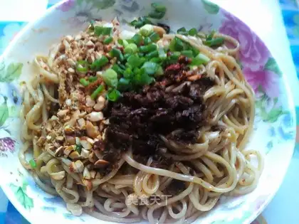 Yibin burning noodles