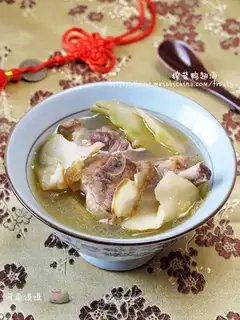 Duck fin soup with pickled mustard