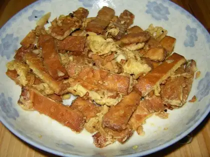 Egg flavored dried bean curd