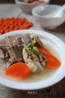 Stewed mutton chops with carrot