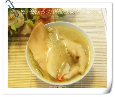 Seabed coconut snail chicken feet soup