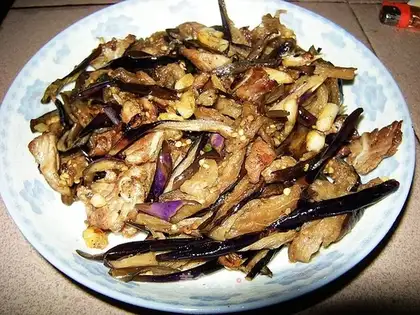 Fried pork with dried eggplant