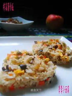 Fried rice with pickled mustard and egg