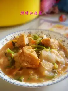 Stewed cabbage in lotus root box