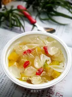 Pumpkin and tremella soup