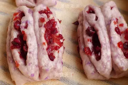 Cranberry rolls