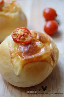 Cheese and tomato bread