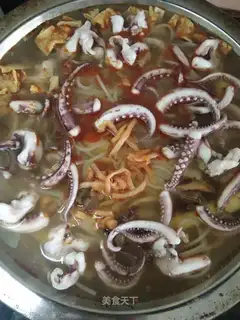 Squidfish scavengers