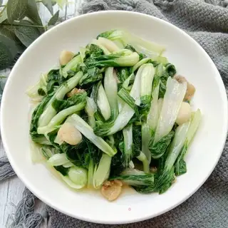Chicken and garlic cabbage