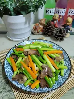 The gravy makes garlic carrots