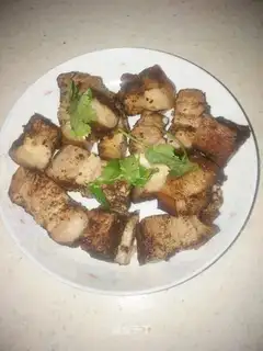 A wide-bricked roast