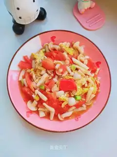 White mushroom tomato fried eggs