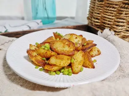 Pepper salt potatoes