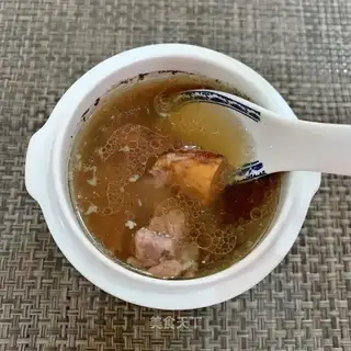 Five fingers of peach stewed dragonbone soup