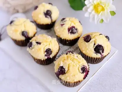 Blueberry marignon cake