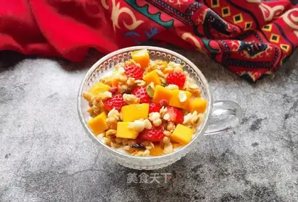 Mango strawberry sour milk cup