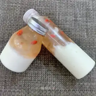 Peach glue on milk
