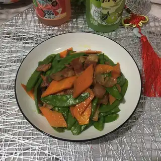 Bacon fried Dutch beans