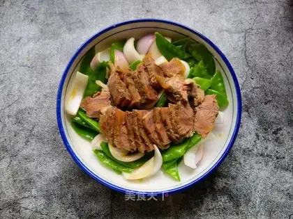 Dutch onion beef