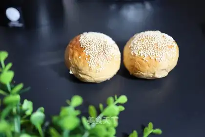 Red sugar bread